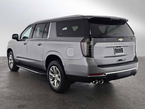 New 2025 Chevrolet Suburban Premier image 5