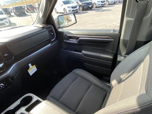 Used 2024 GMC Sierra 1500 SLE w/ Preferred Package image 28