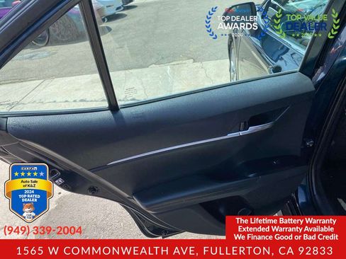 Used 2018 Toyota Camry LE FWD image 21