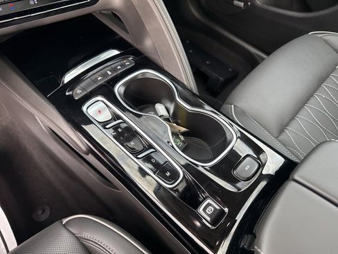 Used 2023 Buick Envision Avenir image 33