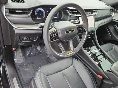 Used 2023 Jeep Grand Cherokee Overland image 10