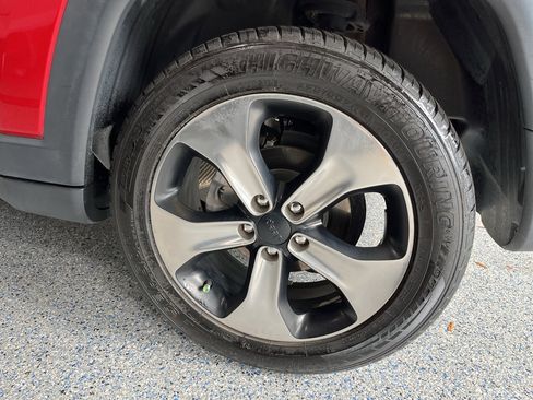 Used 2018 Jeep Compass Latitude w/ Popular Equipment Group FWD image 36