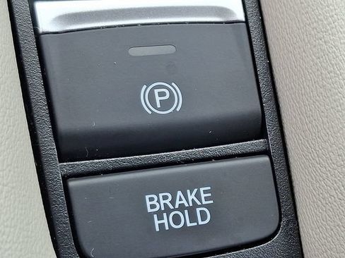 Certified 2024 Honda HR-V LX image 23