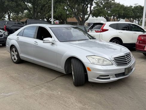 Used 2010 Mercedes-Benz S 550 image 3