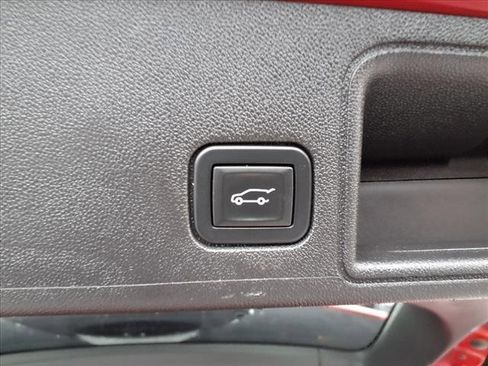 Used 2022 GMC Terrain SLT image 31