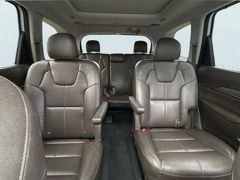 Used 2021 Kia Telluride SX w/ Towing Package AWD/4WD image 18