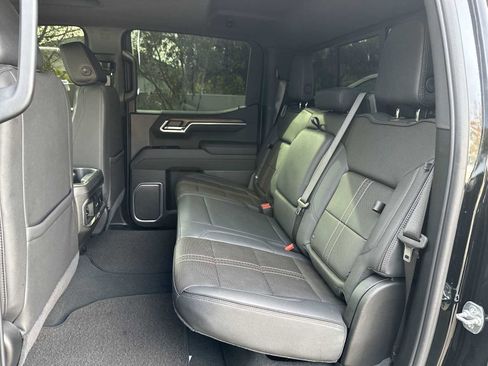 Certified 2025 Chevrolet Silverado 1500 High Country w/ Technology Package image 18