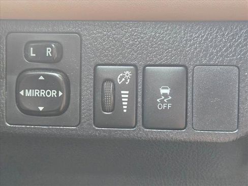 Used 2015 Toyota RAV4 XLE FWD image 11