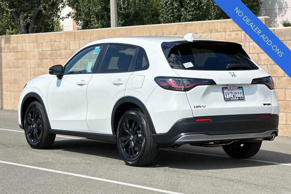 Certified 2027 Honda HR-V Sport image 6