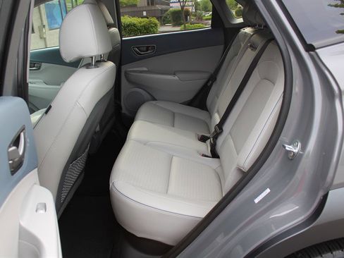 Used 2021 Hyundai Kona Limited FWD image 22