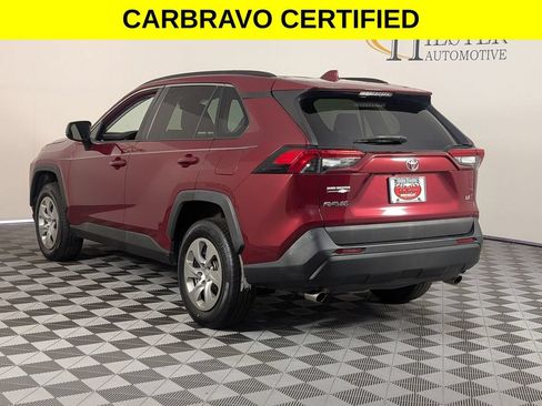 Used 2020 Toyota RAV4 LE FWD image 5