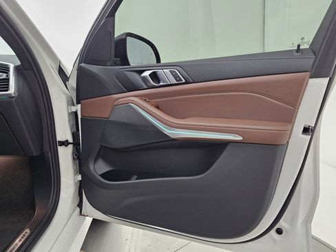 Used 2023 BMW X5 xDrive40i w/ M Sport Package image 16