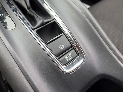 Used 2019 Honda HR-V LX image 17