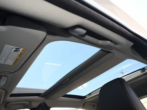 New 2026 Toyota Prius Plug-In Hybrid FWD image 10