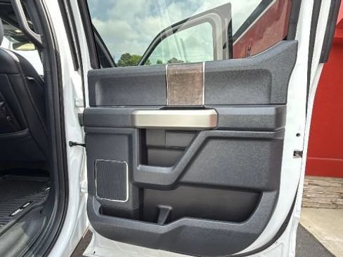 Used 2022 Ford F250 Lariat w/ Lariat Ultimate Package AWD/4WD image 34