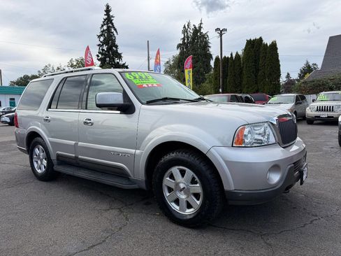 Used 2004 Lincoln Navigator Luxury image 2