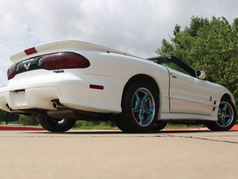 Used 1999 Pontiac Firebird Trans Am RWD image 16