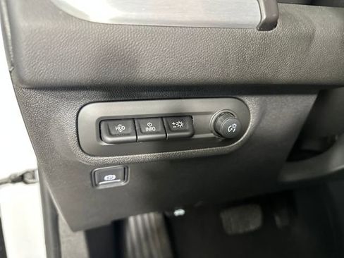 Used 2022 GMC Terrain SLT w/ Infotainment Package II image 19