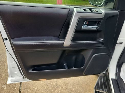Used 2018 Toyota 4Runner SR5 RWD image 12