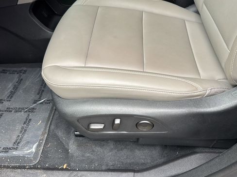 Used 2024 GMC Acadia Elevation AWD/4WD image 25