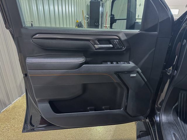 Used 2025 GMC Sierra 3500 AT4 w/ AT4 Premium Plus Package AWD/4WD image 9