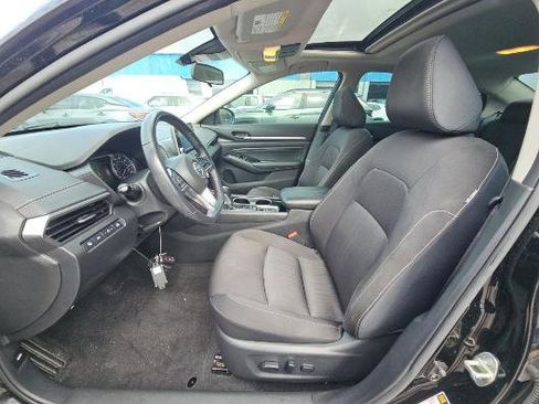 Used 2021 Nissan Altima 2.5 SV w/ SV Premium Package FWD image 3