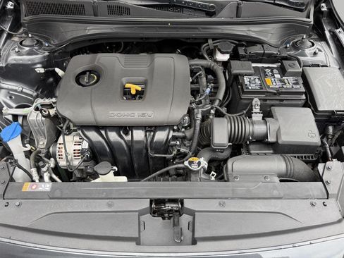 Used 2024 Kia Forte LXS w/ LXS Technology Package FWD image 17