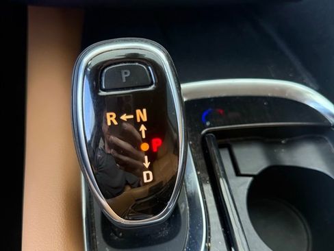 Used 2018 Buick Enclave Premium w/ Experience Buick Package FWD image 23