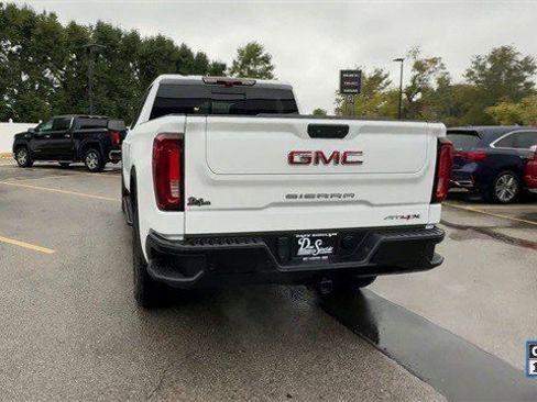 Used 2024 GMC Sierra 1500 AT4X image 9