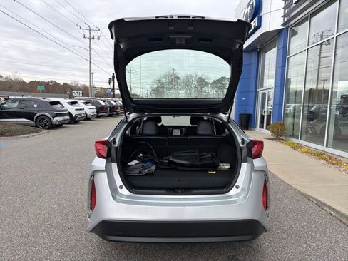 Used 2018 Toyota Prius Prime Premium image 34