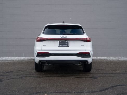 Certified 2025 Audi Q5 Premium w/ Convenience Package image 6