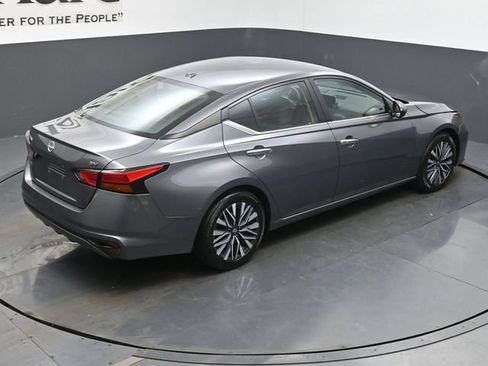 Used 2024 Nissan Altima 2.5 SV FWD image 54
