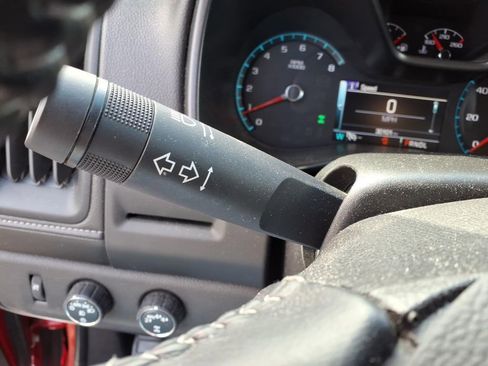 Used 2018 GMC Canyon SLE w/ SLE Convenience Package image 16