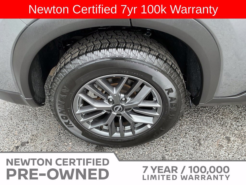 Used 2024 Nissan Rogue S AWD/4WD image 42