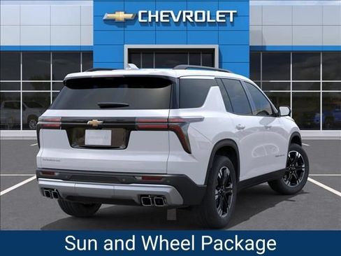 New 2027 Chevrolet Traverse LT w/ Sun and Wheel Package FWD image 4