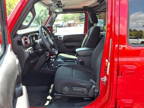 Used 2022 Jeep Gladiator Sport AWD/4WD image 12