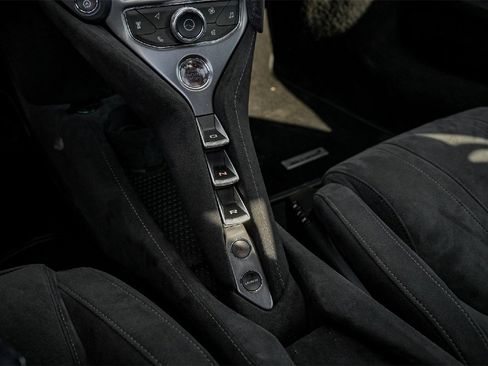 Used 2018 McLaren 720S image 27