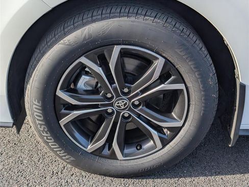 Used 2025 Toyota Sienna Platinum image 11