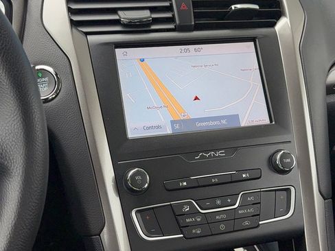 Used 2019 Ford Fusion SE FWD image 30