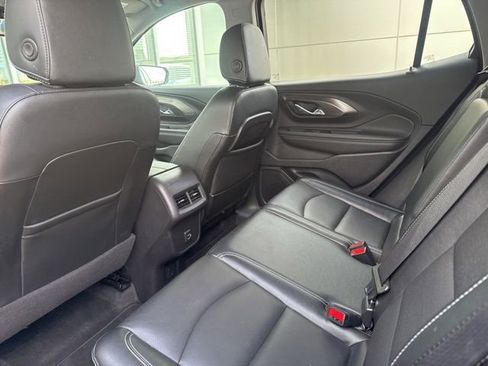 Used 2024 GMC Terrain SLT AWD/4WD image 11