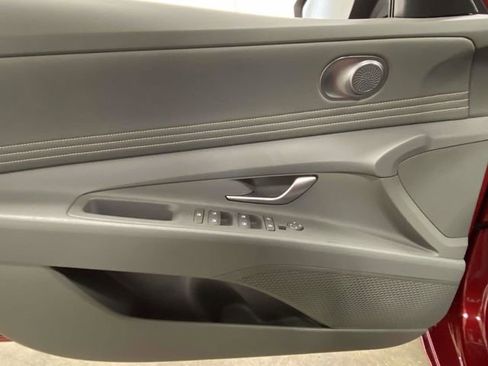 Certified 2025 Hyundai Elantra Sport image 13