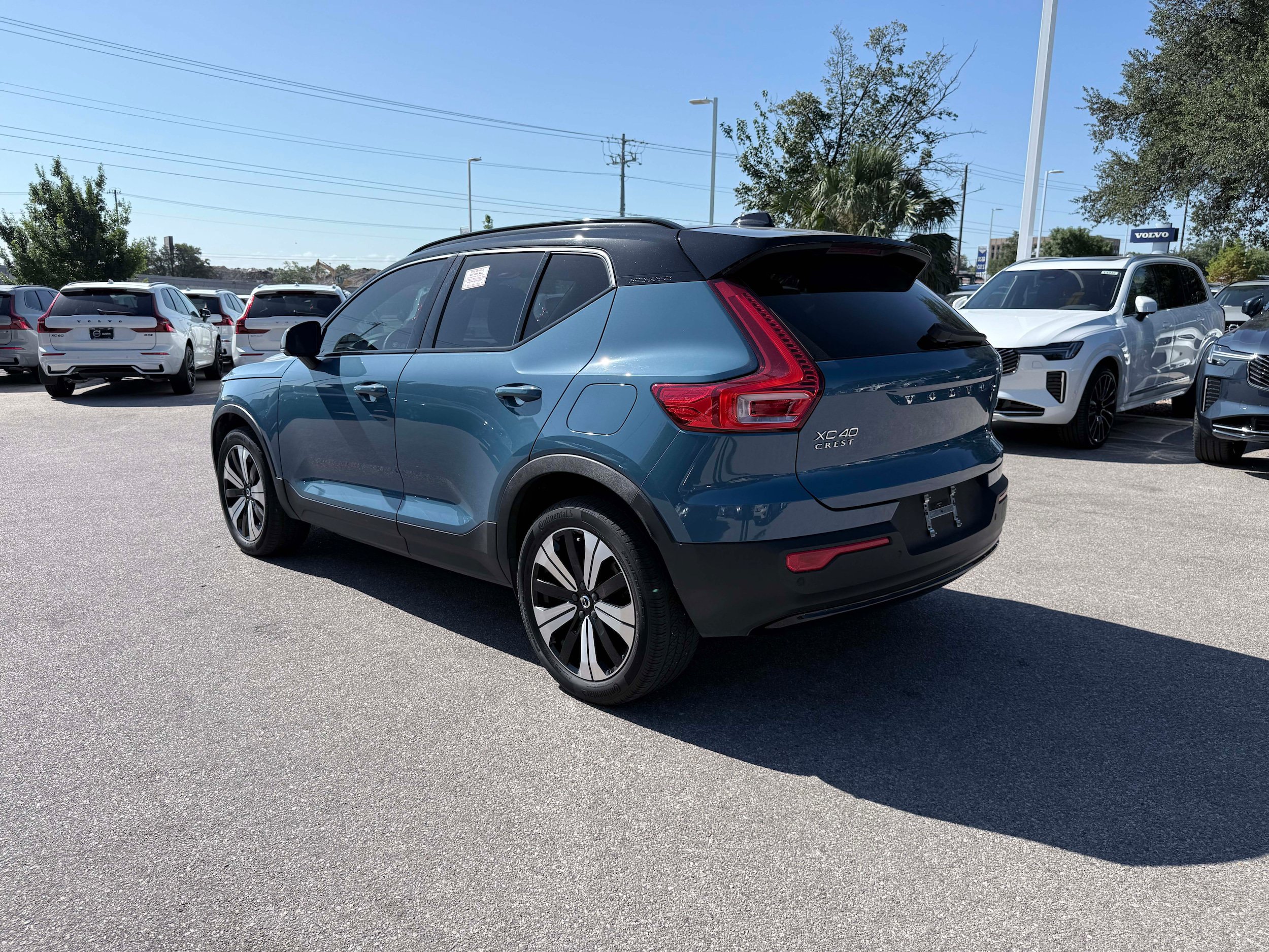 Certified 2023 Volvo XC40 Recharge Core AWD/4WD image 4