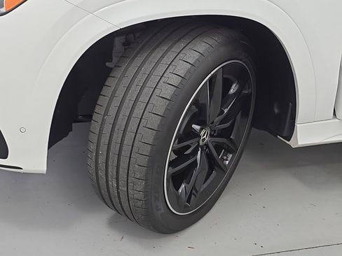 Used 2025 Mercedes-Benz GLE 450 4MATIC image 33
