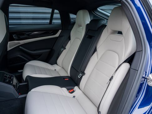 New 2026 Porsche Panamera 4 AWD/4WD image 36