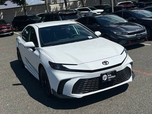Used 2026 Toyota Camry SE w/ Convenience Package AWD/4WD image 5