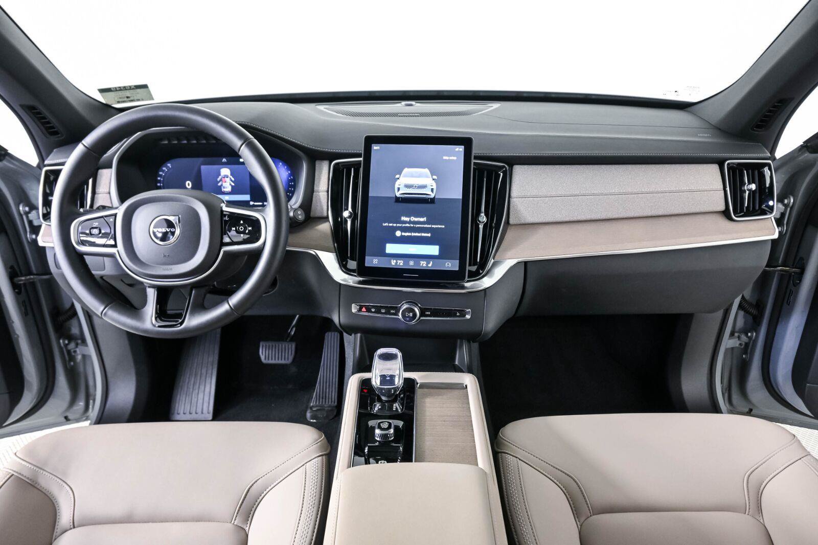 Certified 2026 Volvo XC90 B6 Plus AWD/4WD image 15