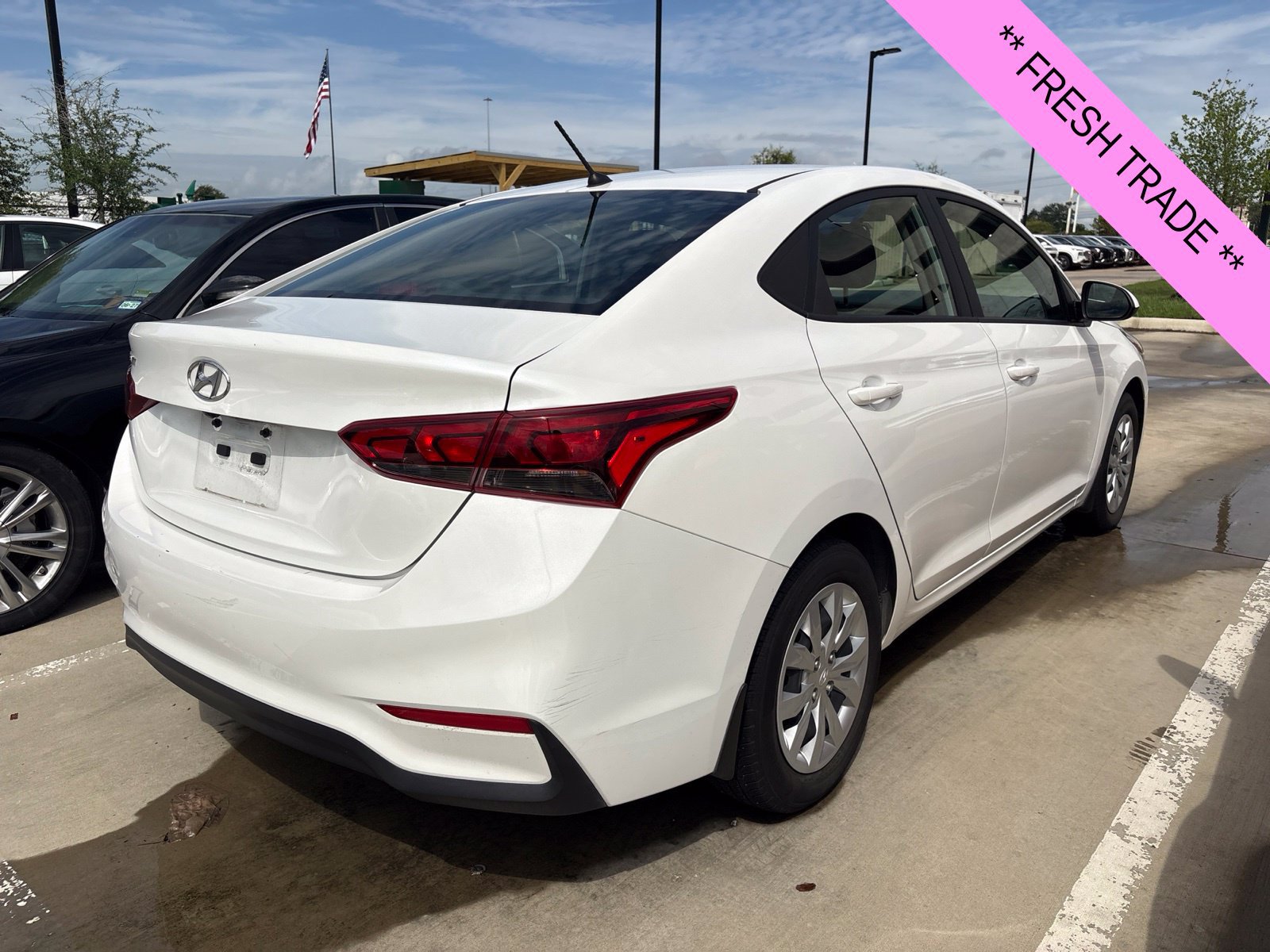 Used 2022 Hyundai Accent SE FWD image 5