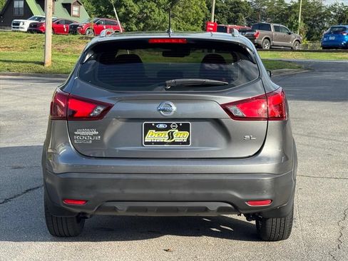 Used 2018 Nissan Rogue Sport SL w/ SL Premium Package FWD image 4