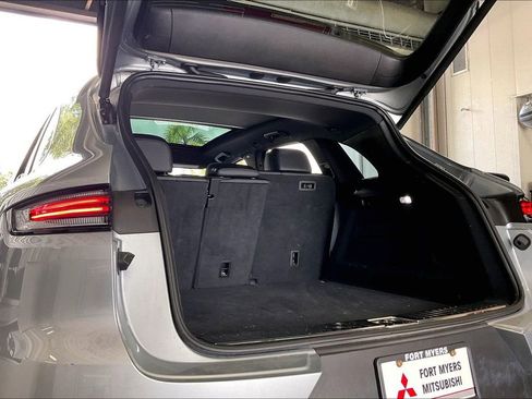 Used 2025 Porsche Cayenne AWD/4WD image 18