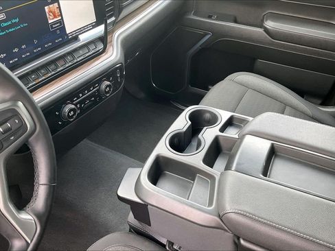 Used 2024 Chevrolet Silverado 1500 LT AWD/4WD image 18